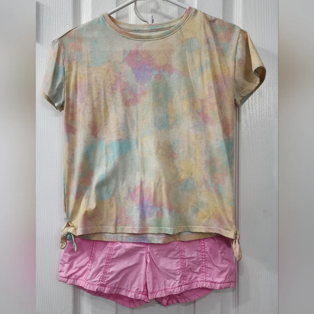Tie-Dye T-Shirt with Pink Shorts Size: 10